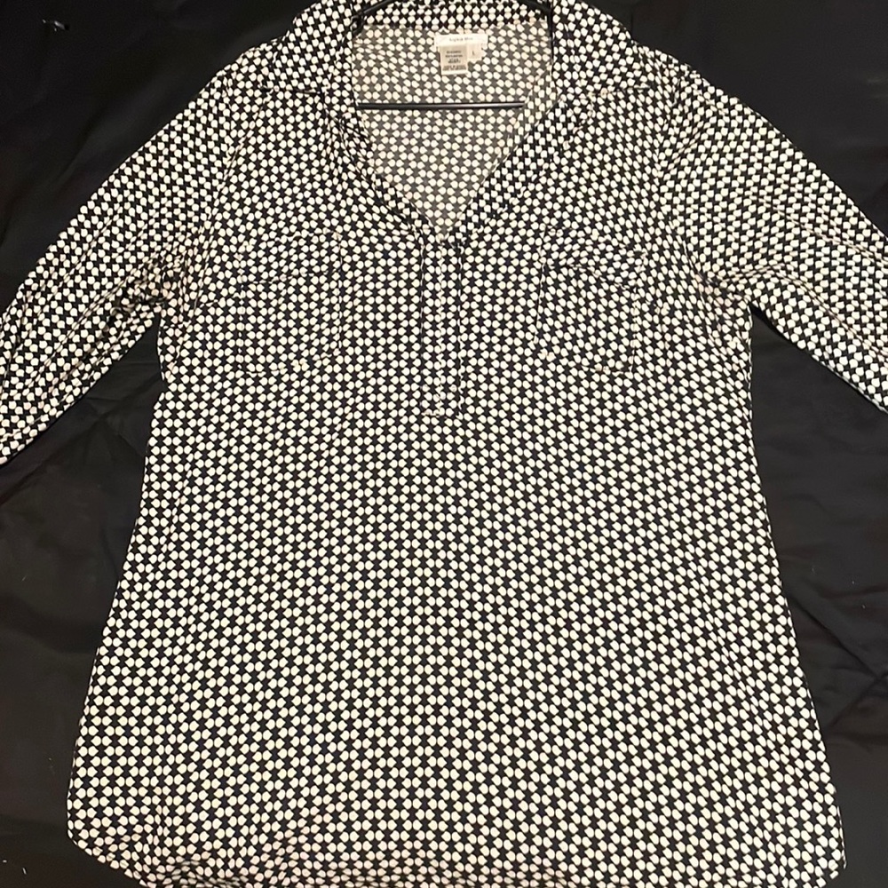 Sophie Max long sleeve blouse. Size L.100% Rayon. Great condition. Double pocket